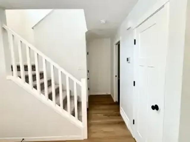 Apartment 3 Bedroom For Rent Cochrane AB 2000 ES105047761