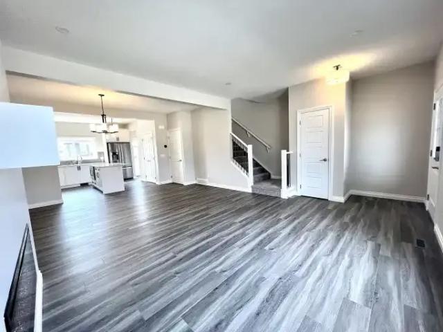 Apartment 3 Bedroom For Rent Cochrane AB 2200 ES102847339