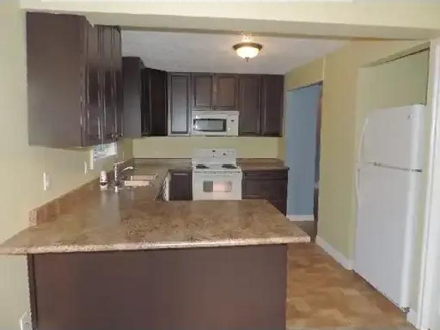 Apartment 3 Bedroom For Rent Cold Lake AB 1700 ES103920508