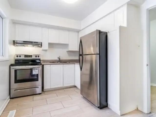 Apartment 3 Bedroom For Rent Etobicoke ON 3080 ES101300550