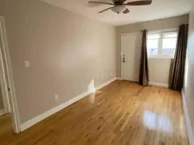 Apartment 3 Bedroom For Rent East York ON 2400 ES103739662