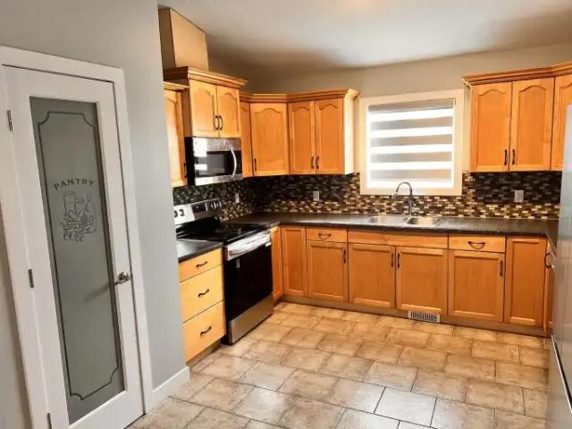 Apartment 3 Bedroom For Rent Edmonton AB 1550 ES100759157