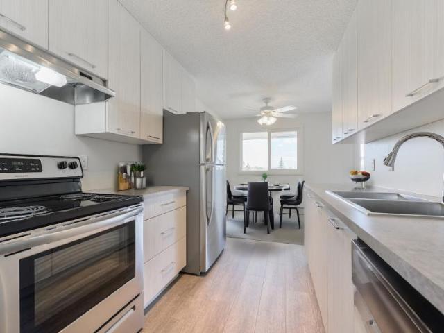 Apartment 3 Bedroom For Rent Edmonton AB 1579 ES98310379
