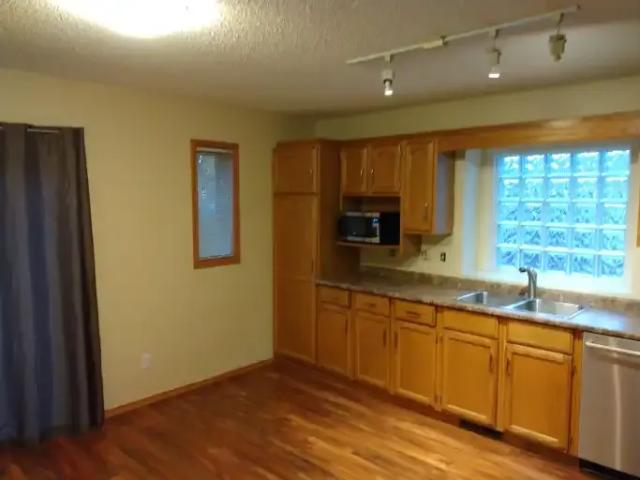 Apartment 3 Bedroom For Rent Edmonton AB 1995 ES105150008