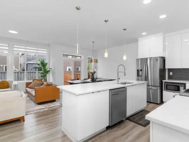 Apartment 3 Bedroom For Rent Edmonton AB 2525 ES105047900