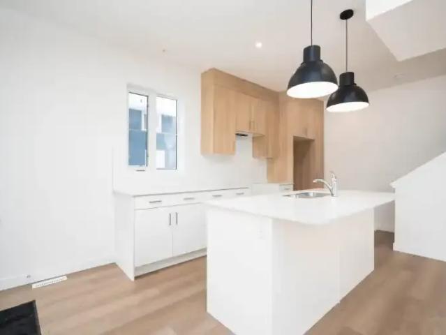 Apartment 3 Bedroom For Rent Edmonton AB 2100 ES99410797