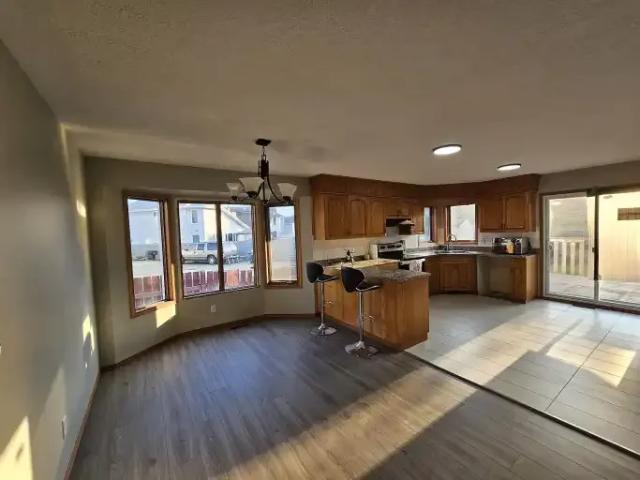 Apartment 3 Bedroom For Rent Edmonton AB 2150 ES103579340