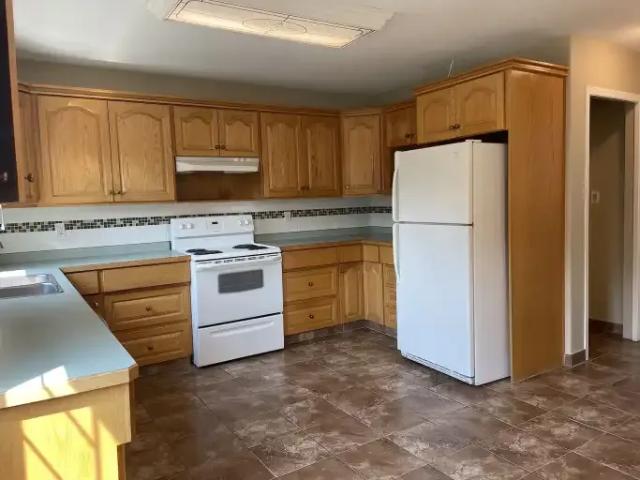 Apartment 3 Bedroom For Rent Edmonton AB 2295 ES104036221