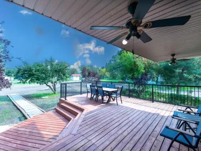 Apartment 3 Bedroom For Rent Gibbons AB 2500 ELS100411051