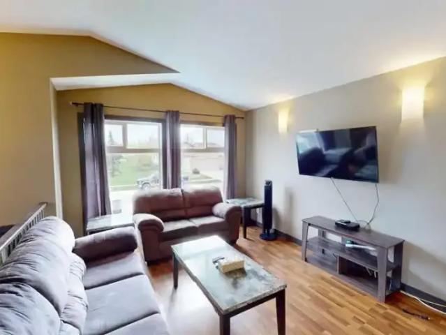 Apartment 3 Bedroom For Rent Grande Prairie AB 1950 ES102715442