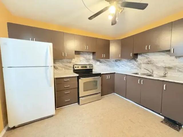 Apartment 3 Bedroom For Rent Hamilton ON 2175 ES101301632