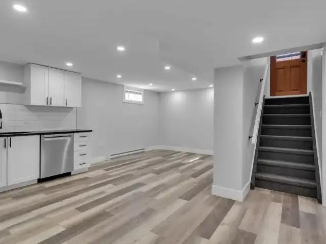 Apartment 3 Bedroom For Rent Kingston ON 1900 ES99753625