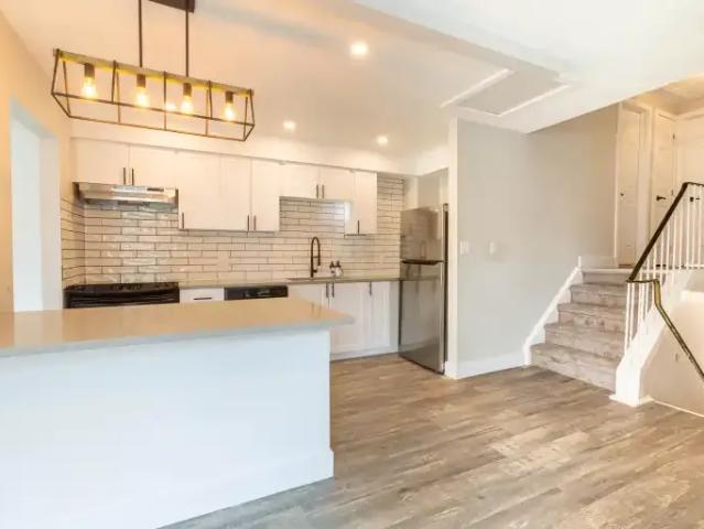 Apartment 3 Bedroom For Rent Kingston ON 2450 ES103840209