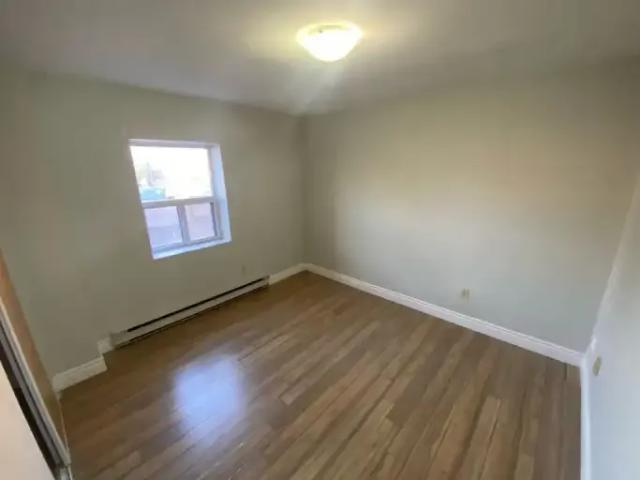 Apartment 3 Bedroom For Rent Kingston ON 2600 ELS98259888
