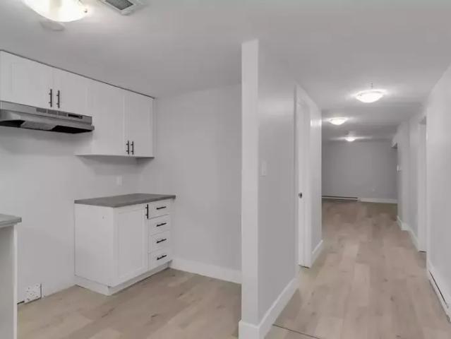 Apartment 3 Bedroom For Rent Kingston ON 2000 ELS98186362