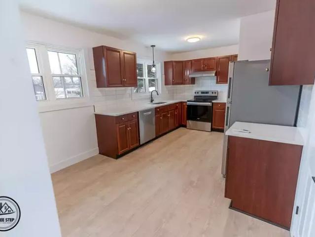 Apartment 3 Bedroom For Rent Kingston ON 2200 ELS99557993