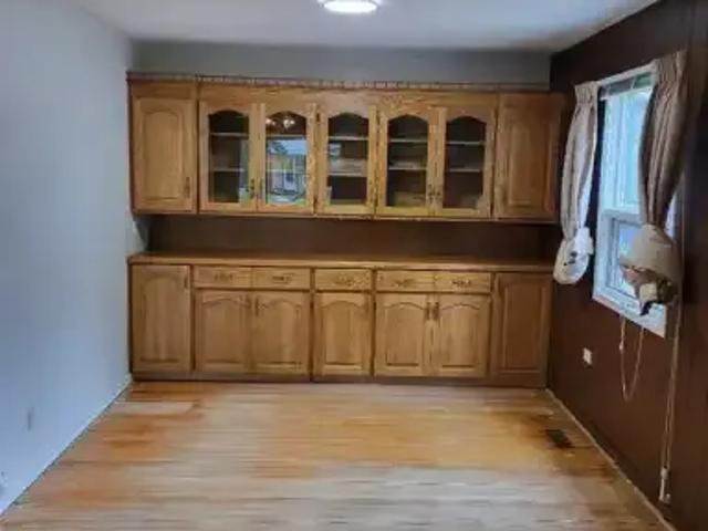Apartment 3 Bedroom For Rent Lethbridge AB 1095 ELS102811702