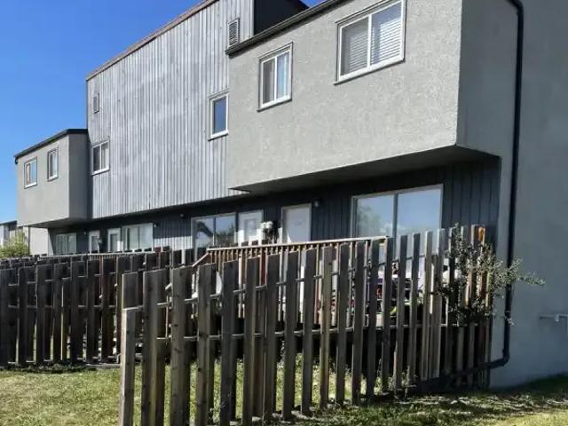 Apartment 3 Bedroom For Rent Lloydminster SK 1554 ES104506278
