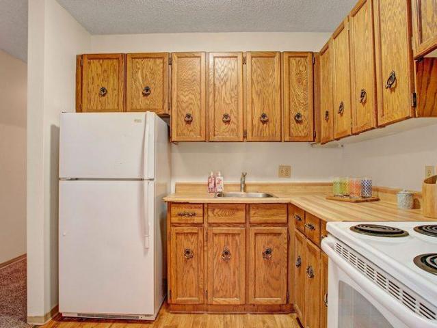 Apartment 3 Bedroom For Rent Regina SK 1505 ES96586300