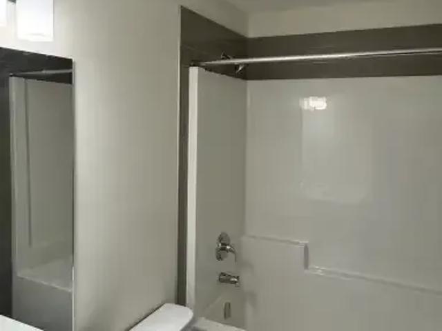 Apartment 3 Bedroom For Rent St. Albert AB 2400 ELS101725278