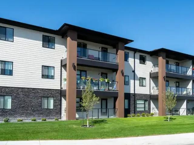 Apartment 3 Bedroom For Rent Steinbach MB 1516 ES103090477