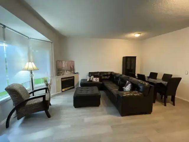 Apartment 3 Bedroom For Rent Strathmore AB 2700 ELS102467913