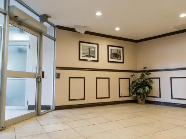 Apartment 3 Bedroom For Rent Toronto ON 2550 ELS98317345