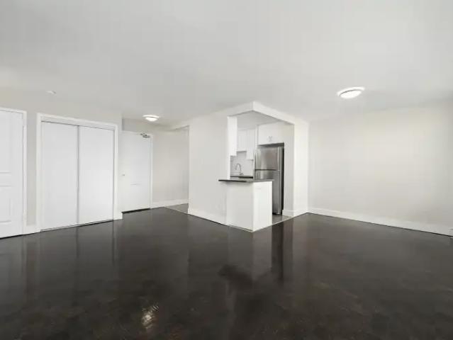 Apartment 3 Bedroom For Rent Toronto ON 2949 ES103652518