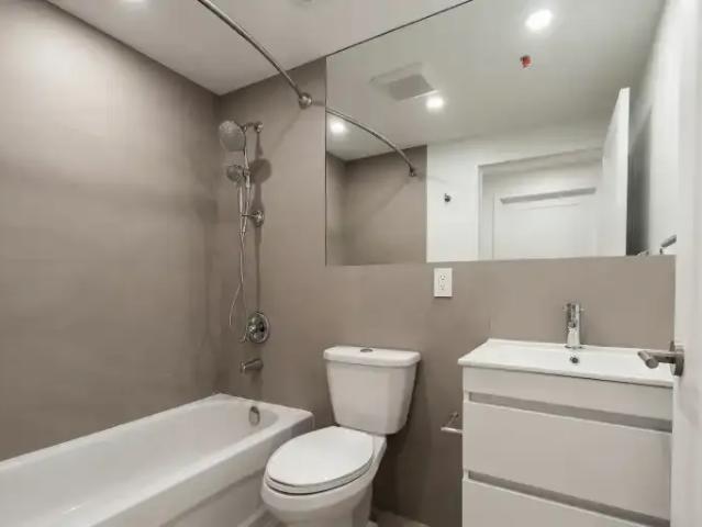 Apartment 3 Bedroom For Rent Toronto ON 2900 ELS102752192
