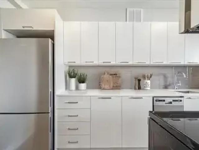 Apartment 3 Bedroom For Rent Toronto ON 3059 ES98421537