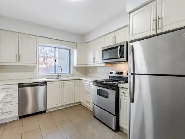Apartment 3 Bedroom For Rent Toronto ON 5350 ELS99719074
