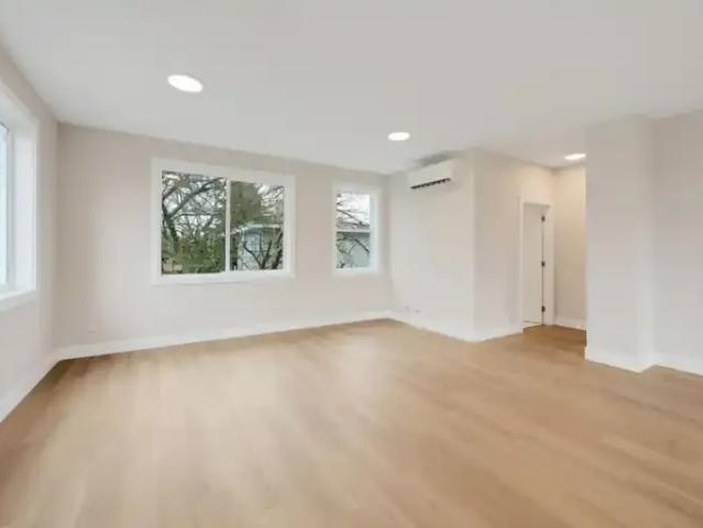 Apartment 3 Bedroom For Rent Victoria BC 3650 ES102578687