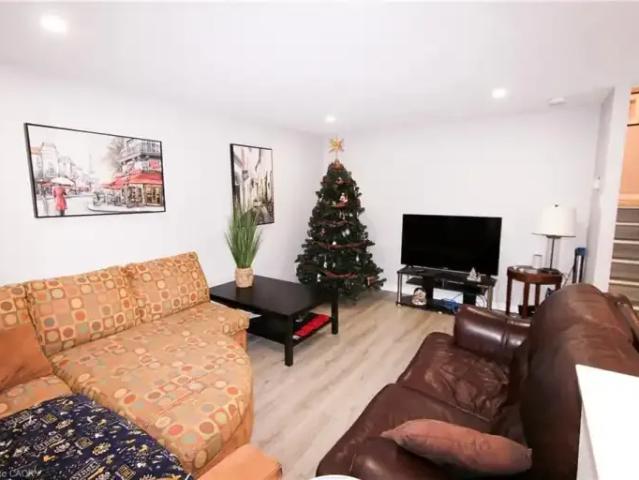 Apartment 3 Bedroom For Rent Waterloo ON 1500 ES102243029