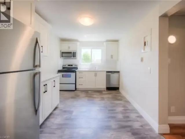 Apartment 3 Bedroom For Rent Waterloo ON 2110 ES103012077