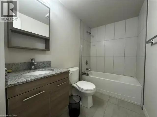 Apartment 3 Bedroom For Rent Waterloo ON 3300 ES102752788