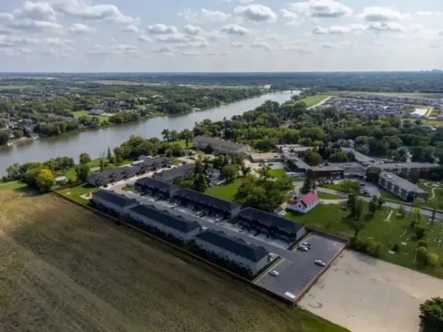 Apartment 3 Bedroom For Rent West St. Paul MB 2306 ES103694425