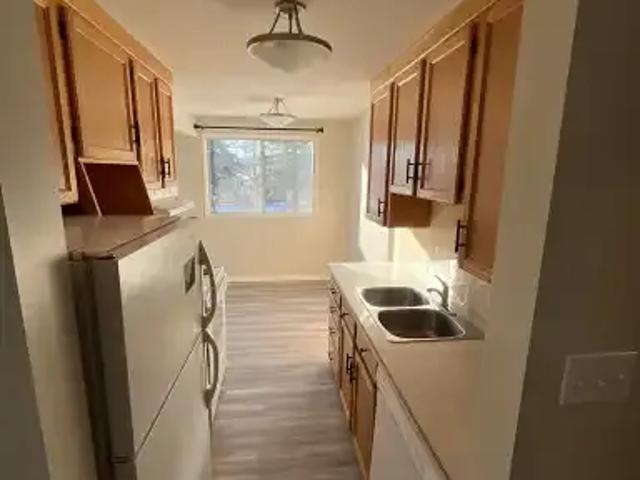 Apartment 3 Bedroom For Rent Wetaskiwin AB 1250 ES104752683