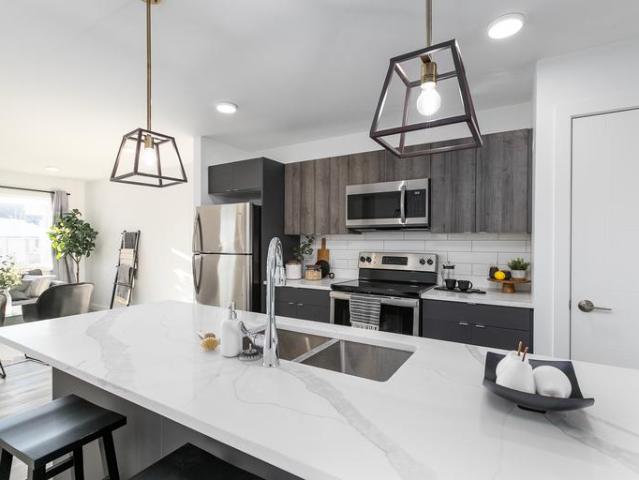 Apartment 3 Bedroom For Rent Winnipeg MB 1975 ELS98421353