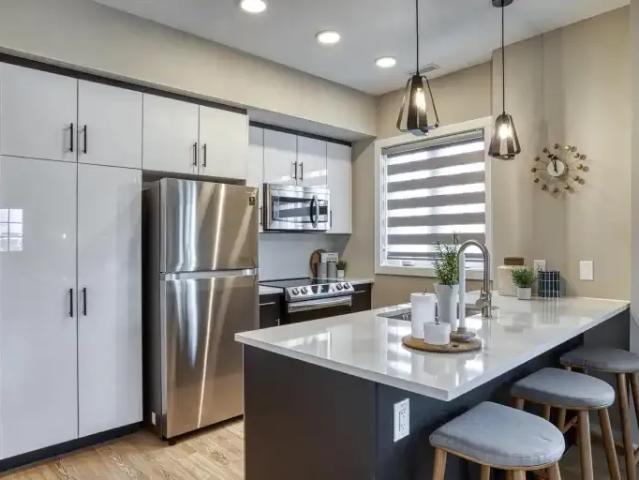 Apartment 3 Bedroom For Rent Winnipeg MB 2183 ES102305993
