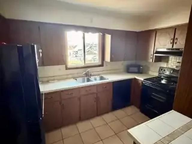 Apartment 3 Bedroom For Rent Windsor ON 1600 ES101879213