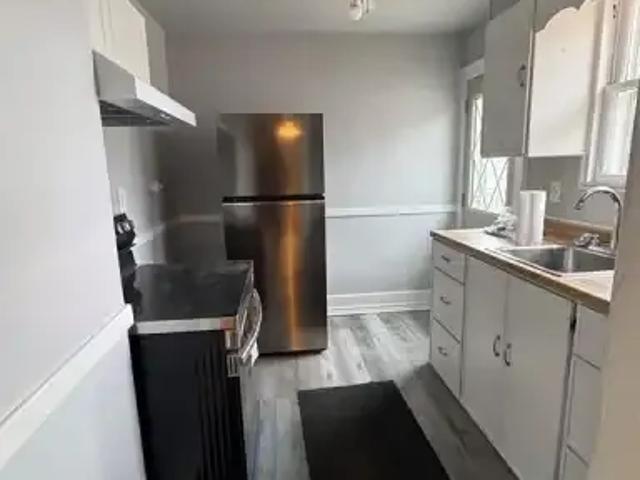 Apartment 3 Bedroom For Rent Windsor ON 1850 ELS101217370
