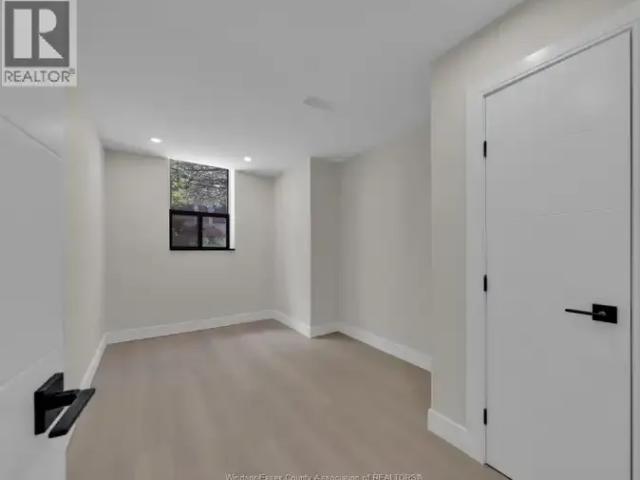 Apartment 3 Bedroom For Rent Windsor ON 1800 ELS101827999