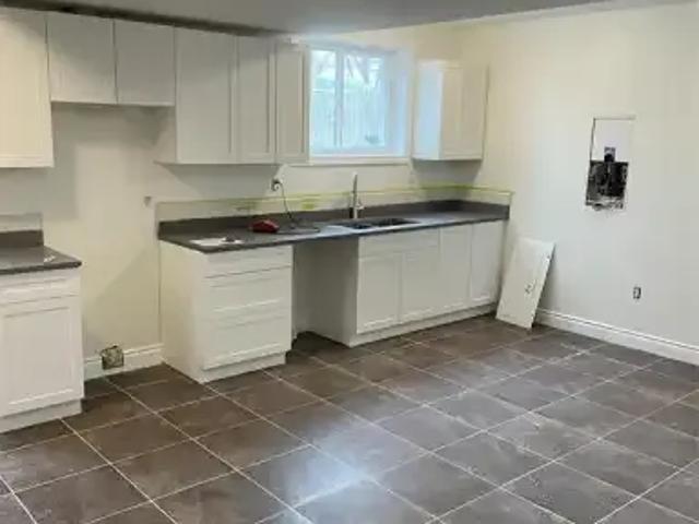 Apartment 3 Bedroom For Rent Windsor ON 1990 ELS101186421
