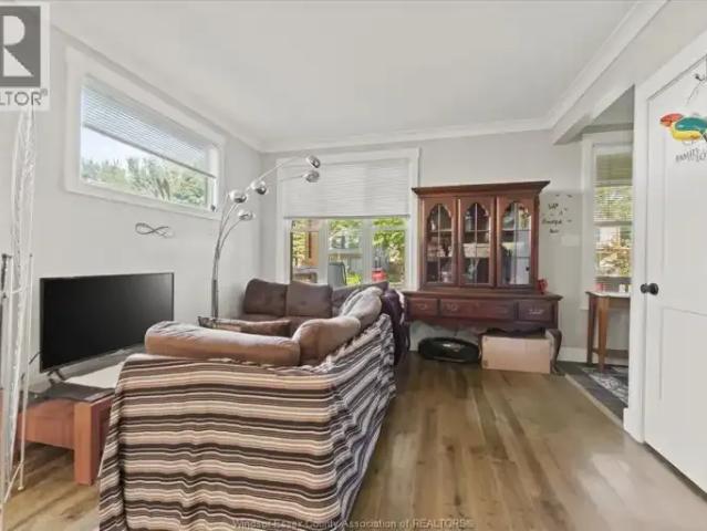 Apartment 3 Bedroom For Rent Windsor ON 2100 ES100669373