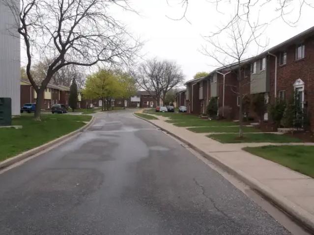 Apartment 3 Bedroom For Rent Windsor ON 2350 ES104433836