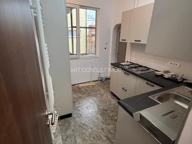 Apartment 3 Camere In Vila | Etaj 1 | Pretabil Birou Cabinet |