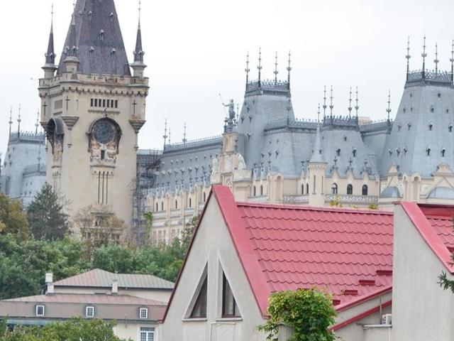 Apartment 3 rooms for rent Centre Palas Iasi