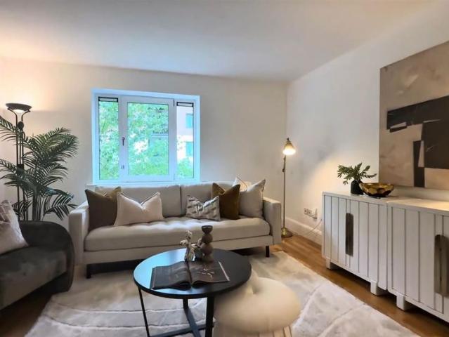 Apartment 104, Adelaide Square, Whitefriar Street, Dublin 8, South City Centre, Dublin 8, D08EP28
