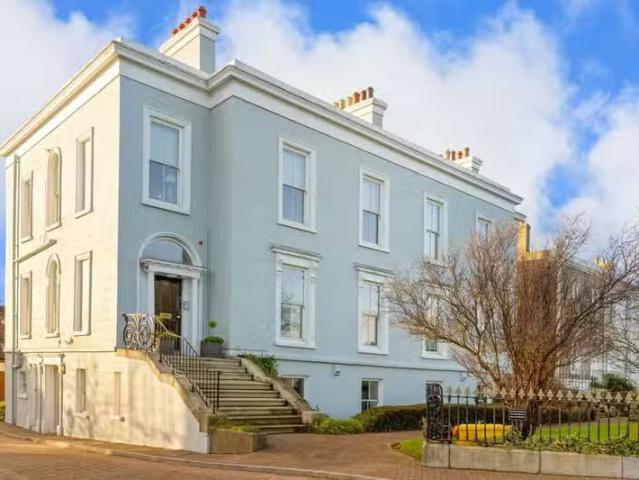 Apartment 10, 113 115 Strand Road, Sandymount, Dublin 4, D04X.