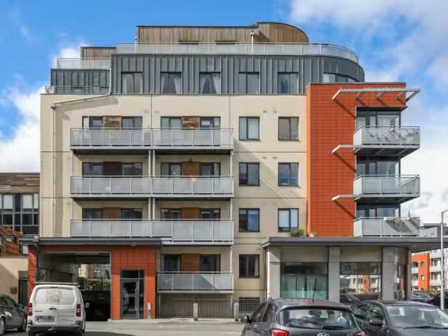 Apartment 11, Compass Court North, Royal Canal Park, Dublin 1.